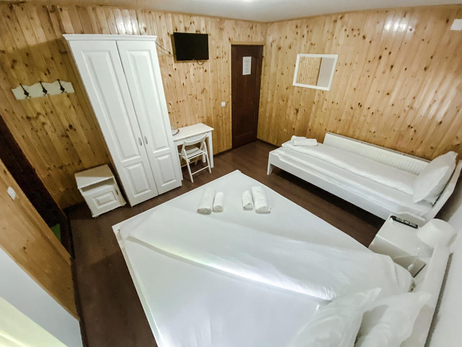Pensiunea Petru Şugag Kamer foto