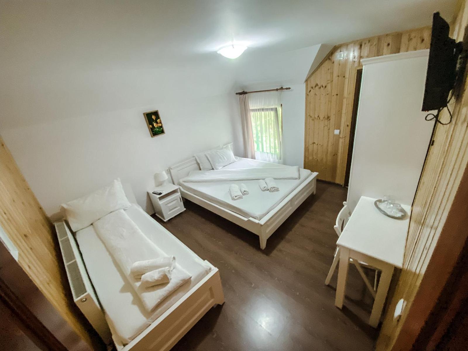 Pensiunea Petru Şugag Kamer foto