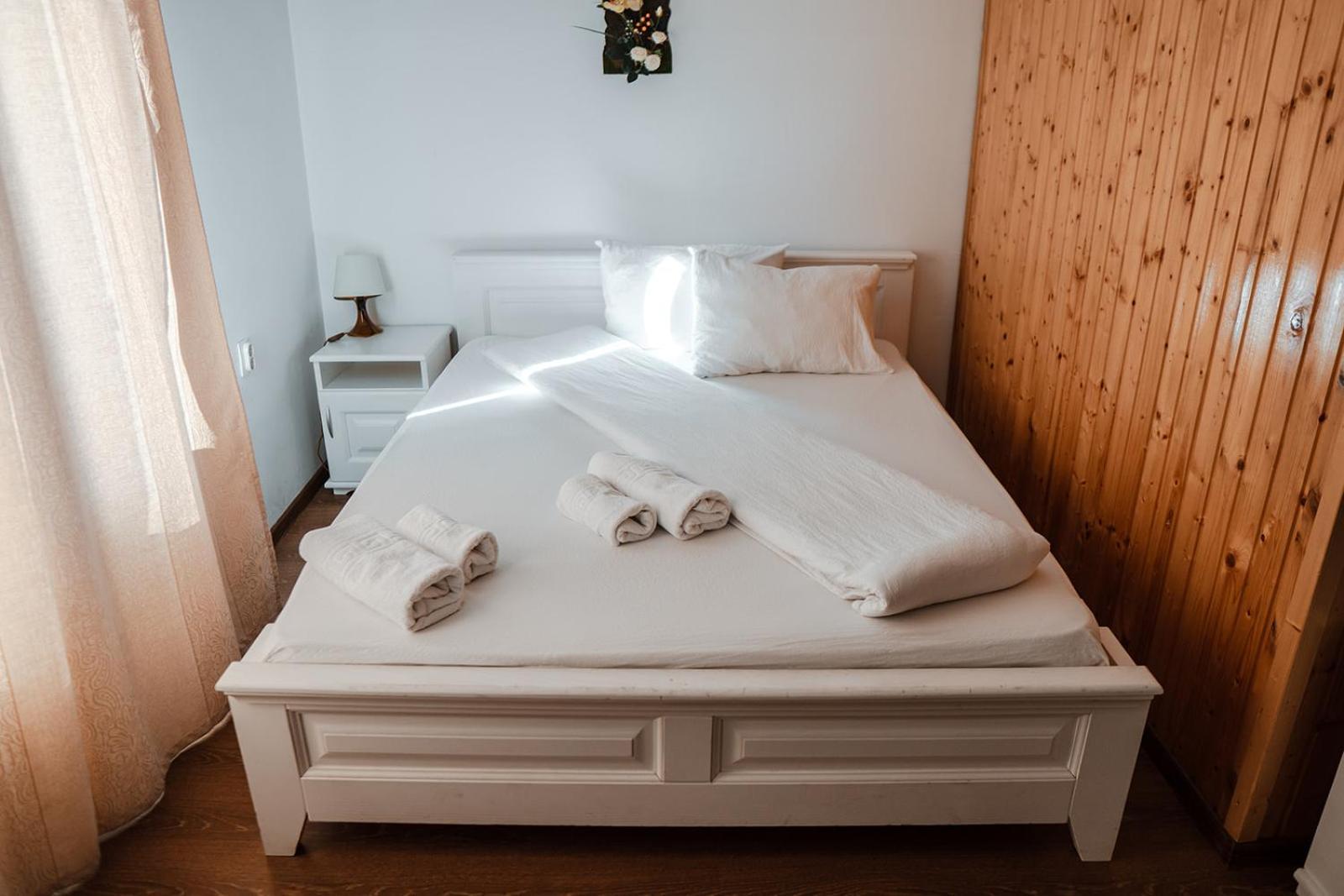Pensiunea Petru Şugag Kamer foto
